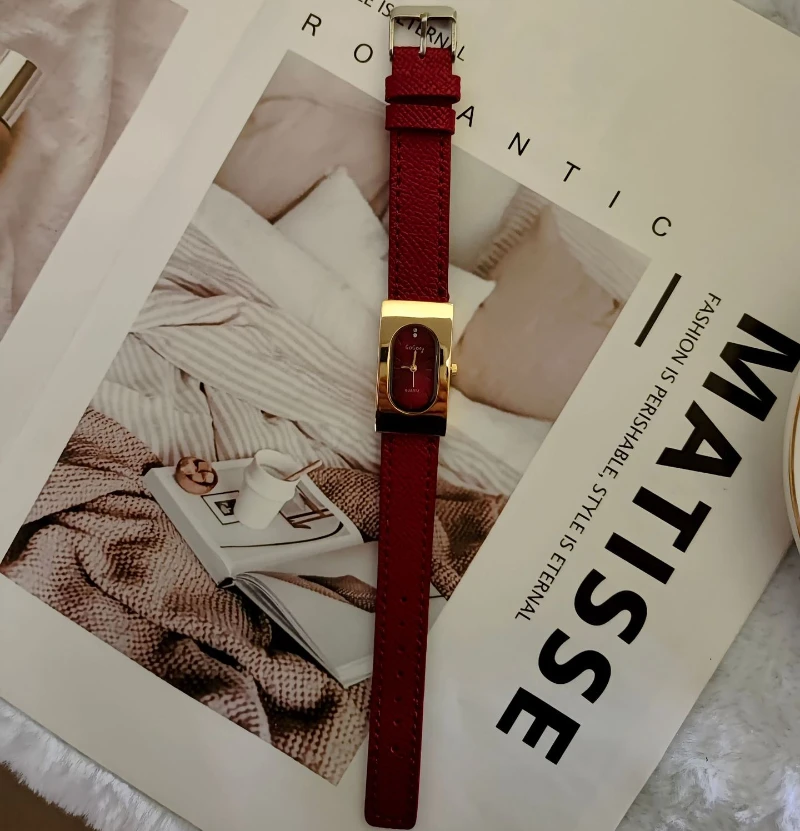 Orologio da donna di marca di  - Luxury Watch With Leather Strap recensione e prezzo