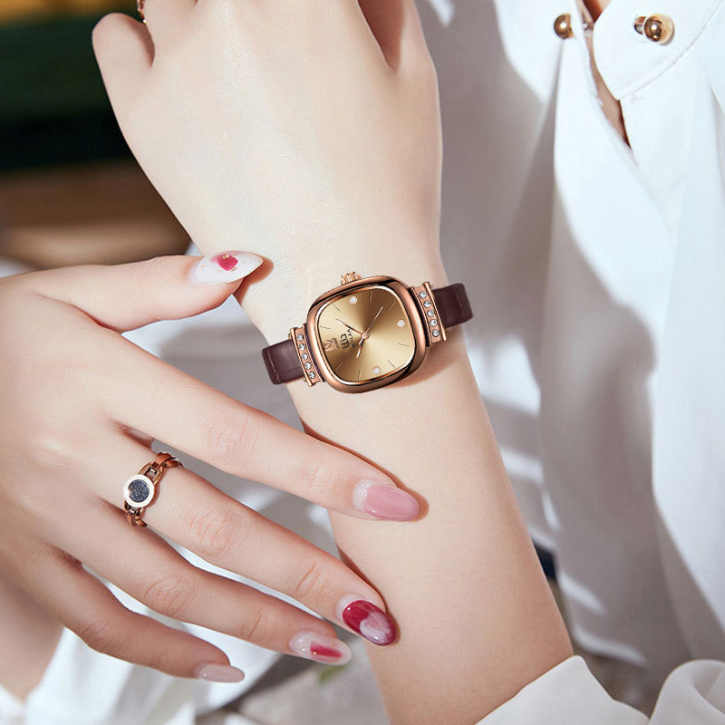 Orologio Quadrato da Donna in  - Luxury Watch With Leather Strap recensione e prezzo