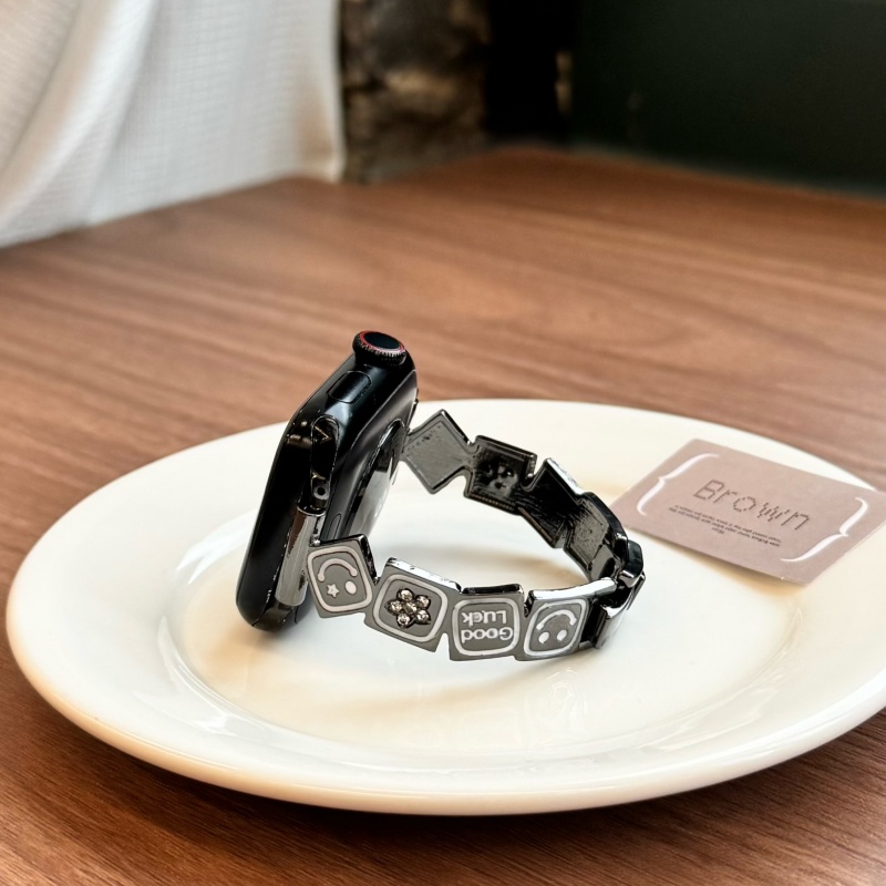 Cinturino in metallo retrò di  - Luxury Watch Apple recensione e prezzo