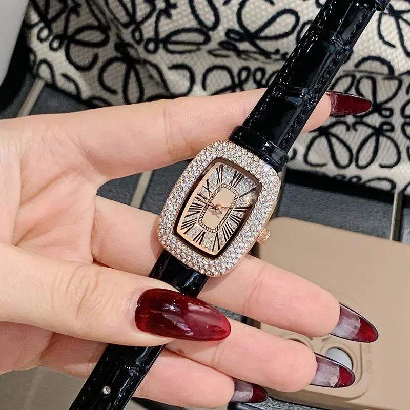 Orologio da donna con cinturin - Luxury Watch With Leather Strap recensione e prezzo